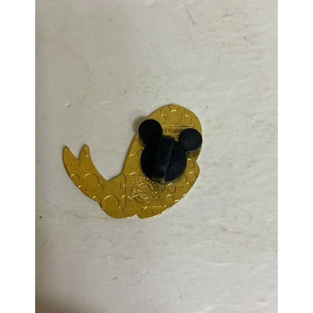 Disney 2016 Hidden Mickey Trading Pin - Donald Duck Mystery Character Hat